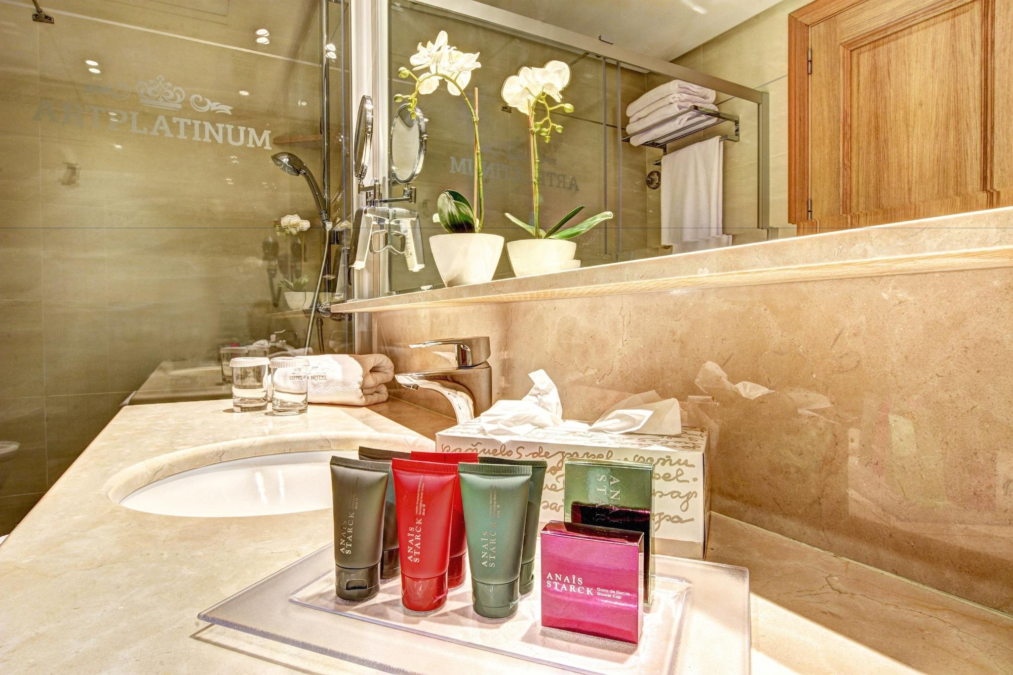 Apartahotel Artplatinum &