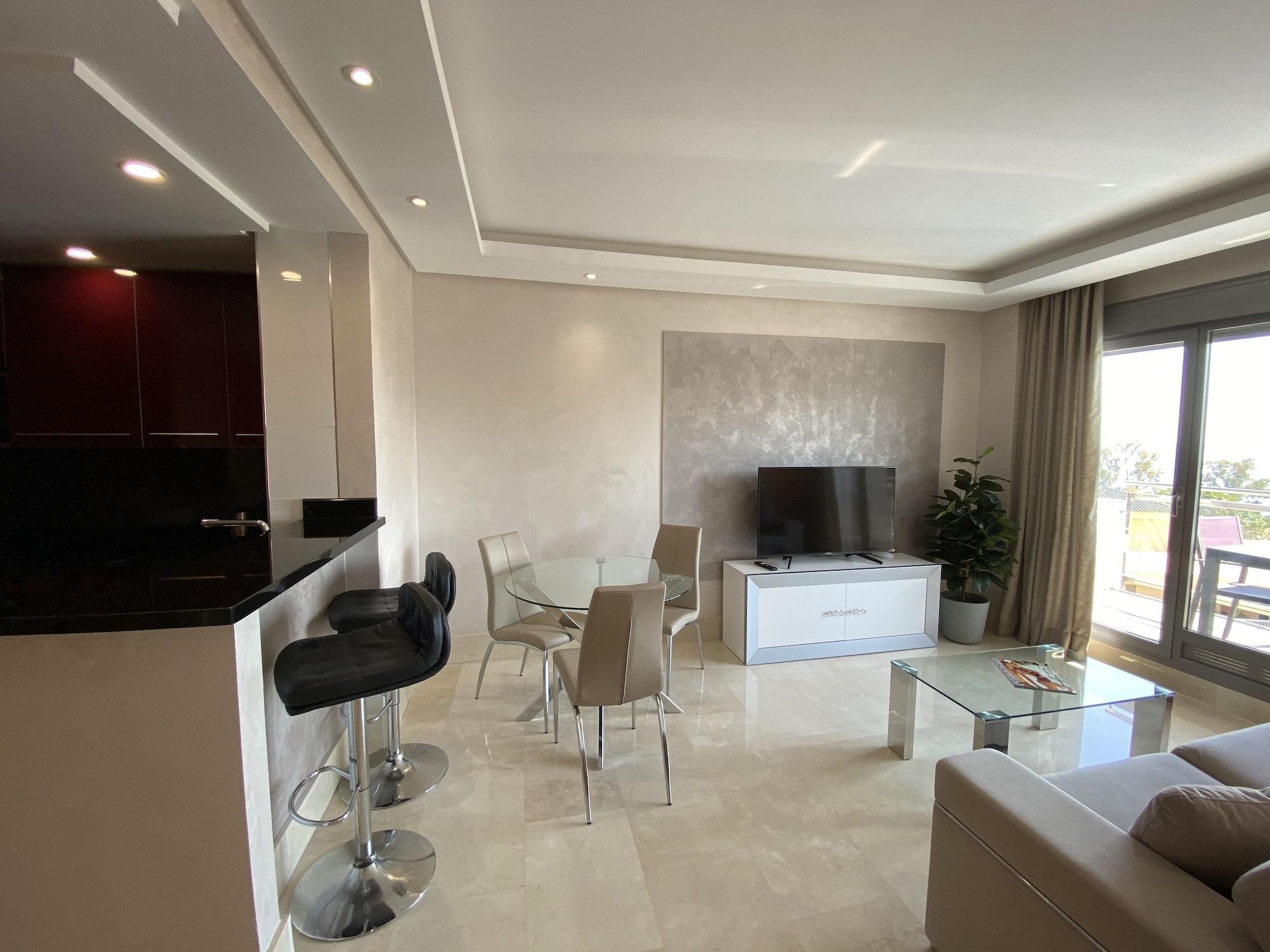 Artplatinum & Apartahotel