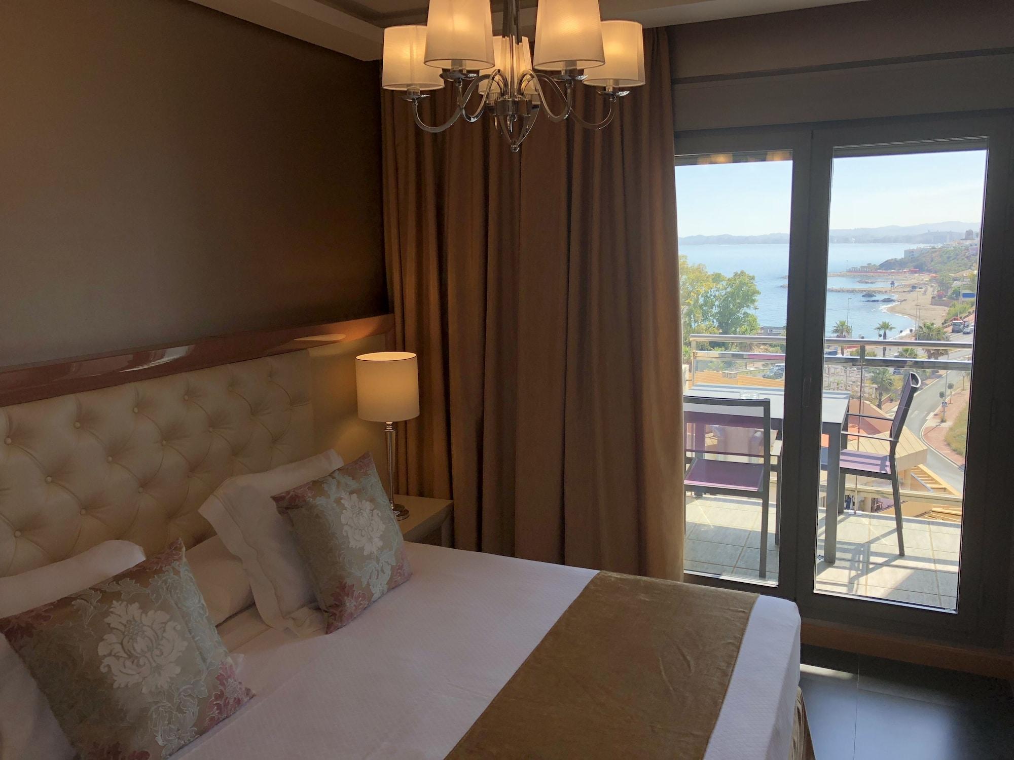 Artplatinum & Apartahotel Benalmádena